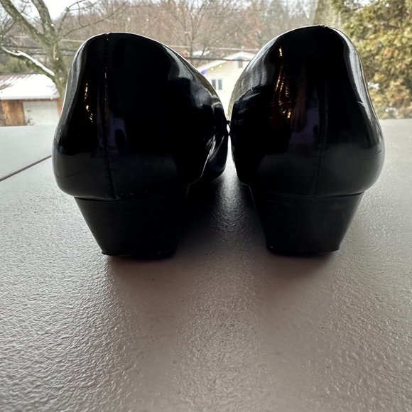 Chinese Laundry, Black Patent Wedges, Size 6 - Picture 3 of 4